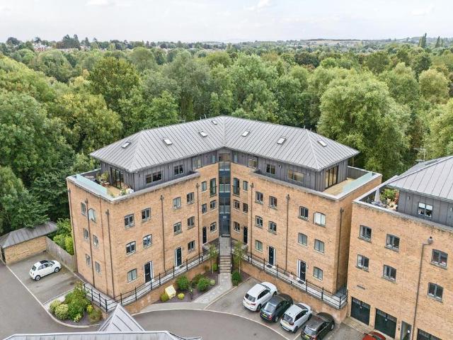 Flat for sale in Cherry Orchard, Frankwell