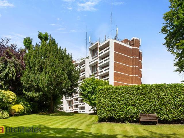 Flat for sale in London Borough of Haringey, Greater London
