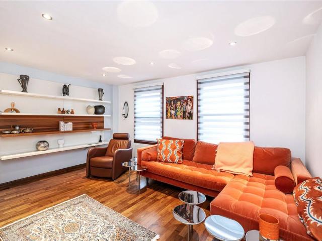 Flat for sale in Seven Dials, Bloomsbury