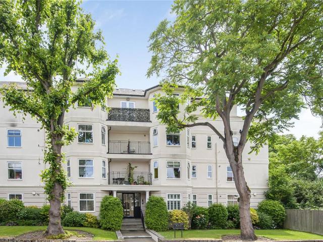 Flat for sale in Putney, Greater London