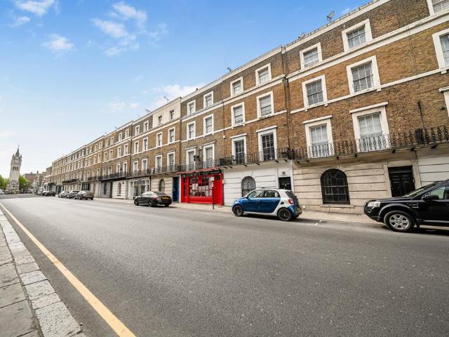Flat for sale in Milton, Hamerton