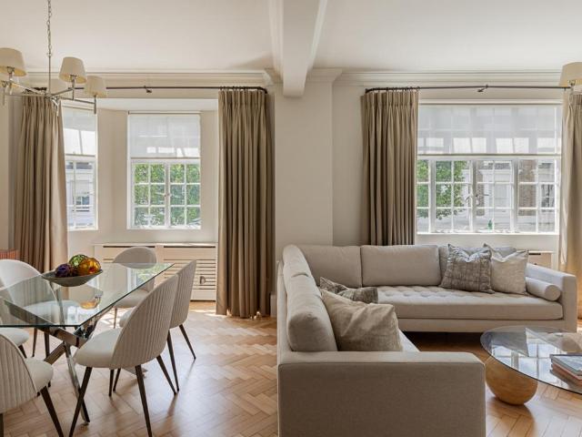 Flat for sale in South Kensington, Greater London