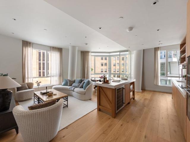 Flat for sale in Nine Elms, Greater London