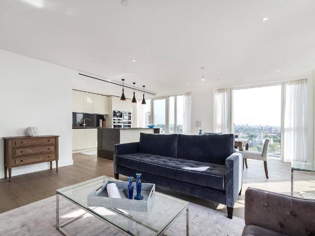 Flat for sale in St. George in the East, Wapping