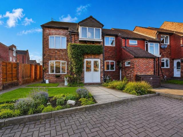 Flat for sale in Fulshaw Park, Wilmslow