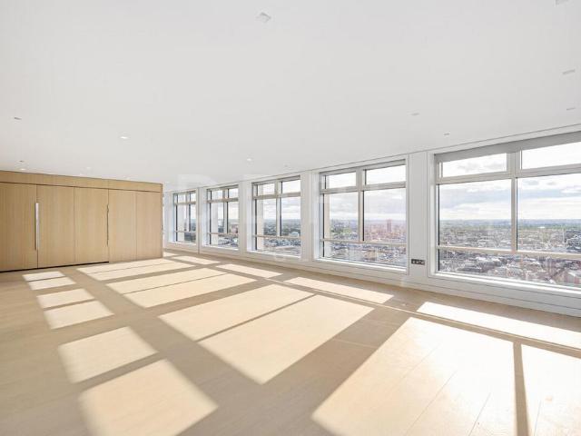 Flat for sale in Saint Giles, Bloomsbury