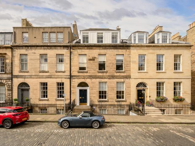 Flat for sale in Silvermills, New Town
