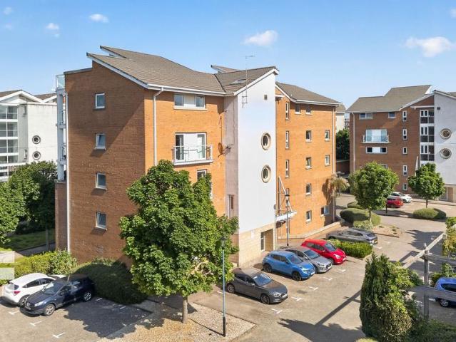Flat for sale in Tiger Bay, Cardiff