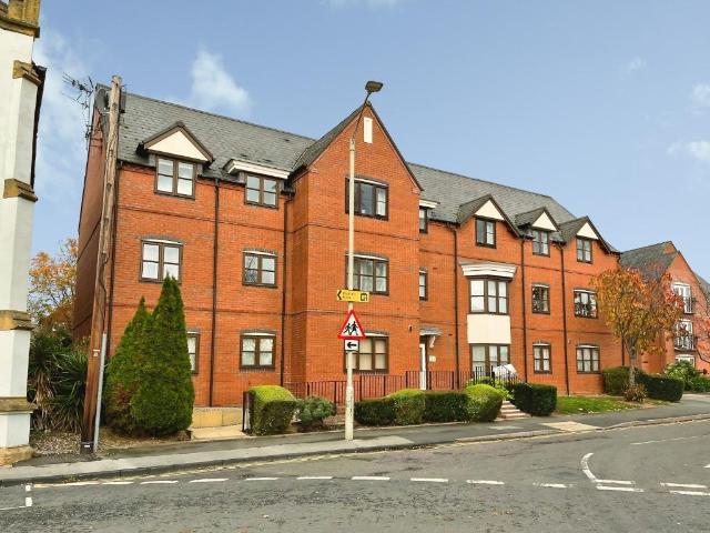 Flat for sale in Bengeworth, Wychavon