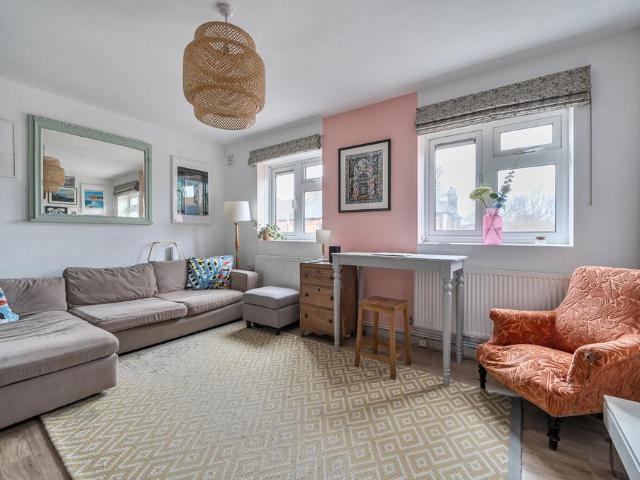 Flat for sale in Tufnell Park, Greater London