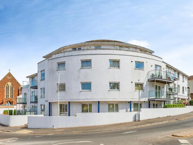 Flat for sale in Goodrington, Paignton