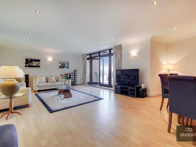 Flat for sale in Tower Liberty, Wapping
