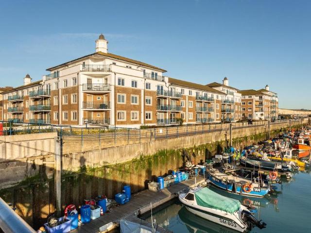 Flat for sale in Roedean