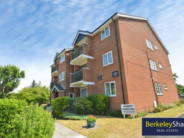 Flat for sale in Southport, Sefton