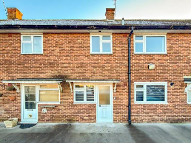Flat for sale in St Albans, Five Acres