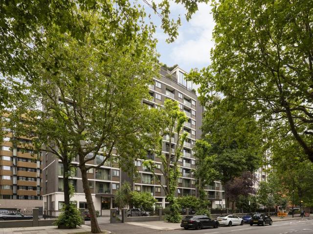 Flat for sale in St. John's Wood, Greater London