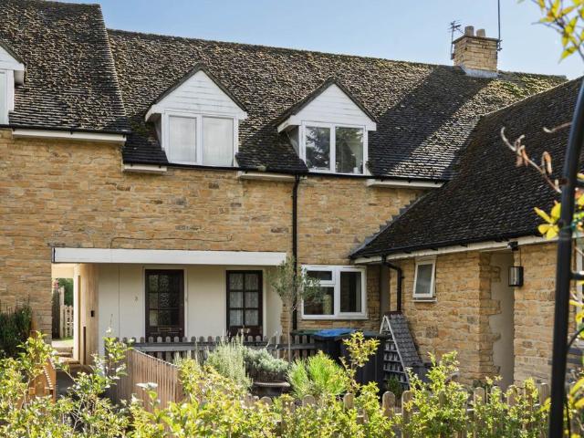 Flat for sale in Sandford St. Martin, West Oxfordshire