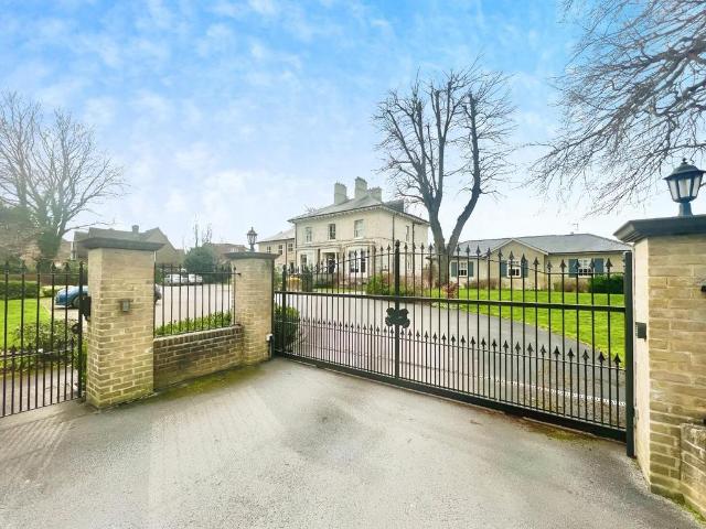 Flat for sale in High Field, York