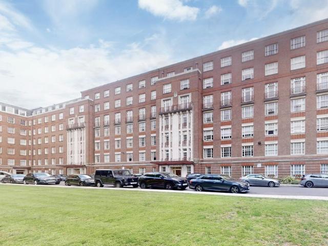 Flat for sale in St. John's Wood, Greater London