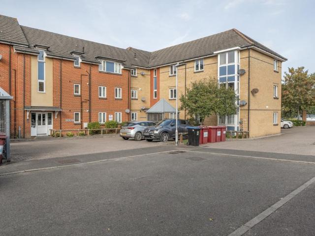 Flat for sale in Katesgrove, Reading