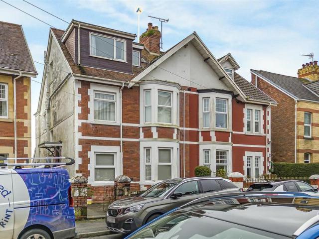 Flat for sale in Nangreaves, Wales