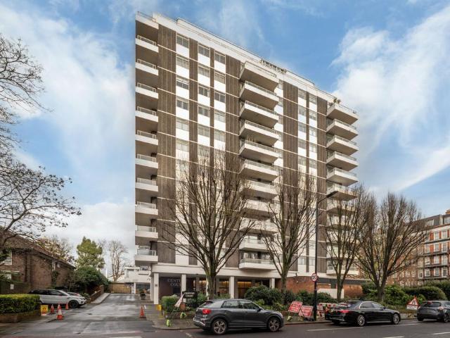 Flat for sale in St. John's Wood, Greater London