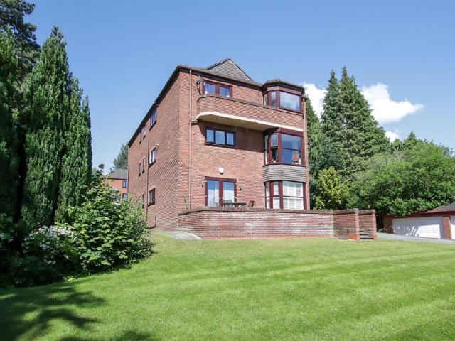 Flat for sale in Trafford Park, Greater Manchester