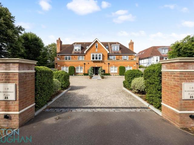 Flat for sale in Chichester, Littlecote