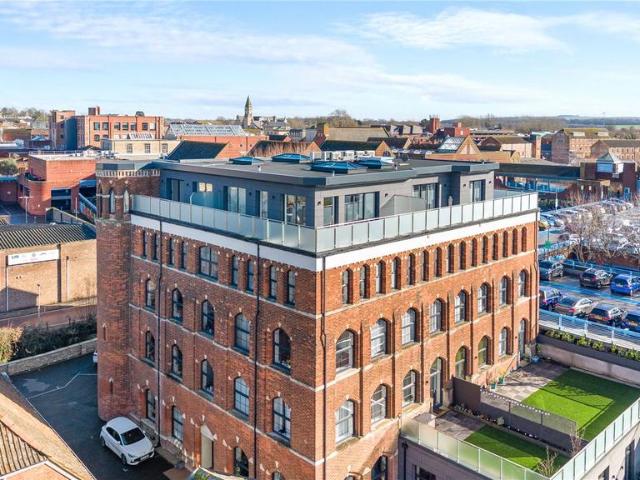 Flat for sale in Trowbridge