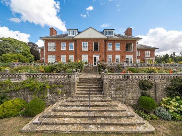 Flat for sale in Midway, Kent