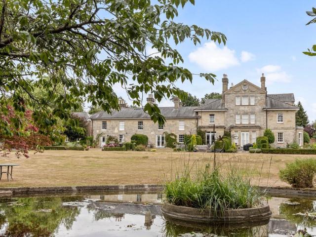 House for sale in Roffey, Horsham