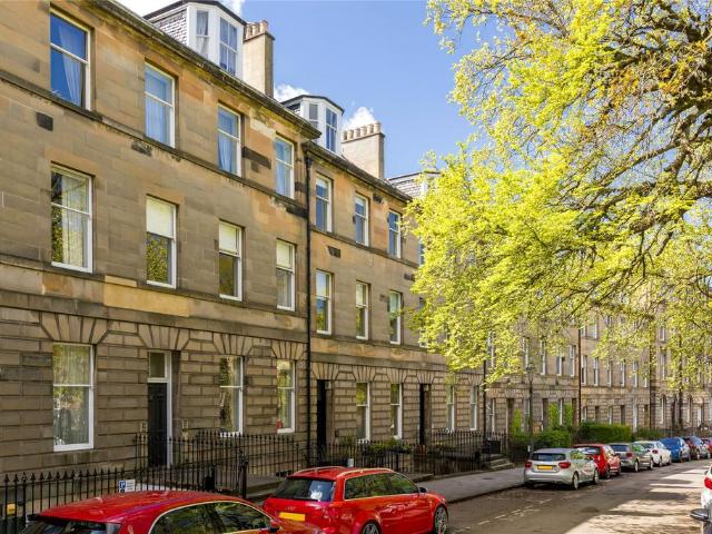 Flat for sale in Broughton, Scotland