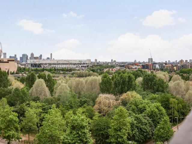 Flat for sale in Stratford Marsh, Greater London