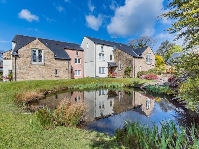 Flat for sale in Cowan Bridge, Bare