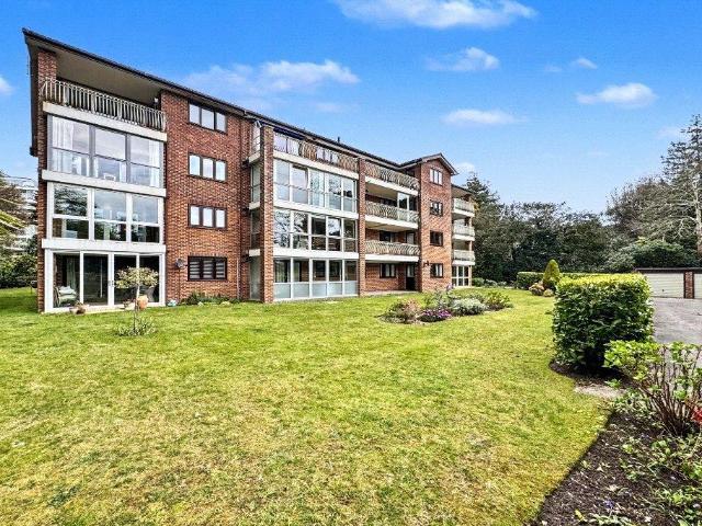 Flat for sale in West Cliff, Bournemouth