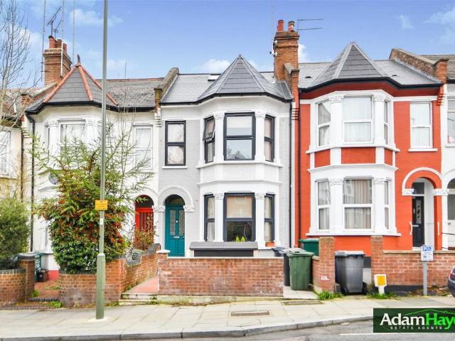 Flat for sale in London Borough of Barnet, Greater London
