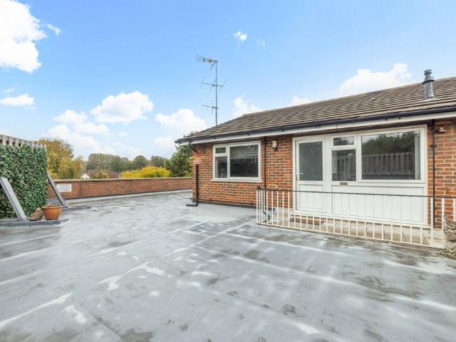 Flat for sale in Denham, Gerrards Cross and Chalfonts Community Board, Chalfont St. Peter