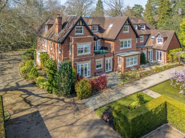 Flat for sale in Sunninghill and Ascot, Ascot