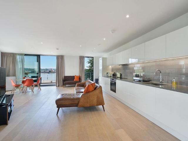 Flat for sale in North Woolwich, Greater London