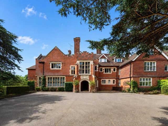 Flat for sale in Swallow, Buckinghamshire