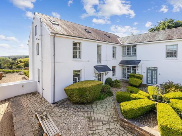 Flat for sale in Strode, Devon