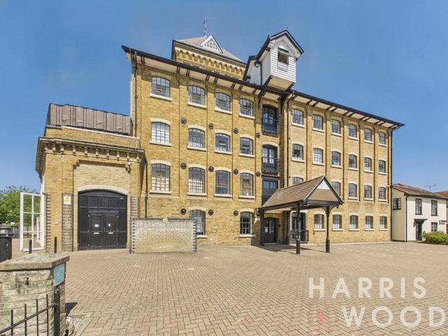 Flat for sale in Hythe, Fordham Heath