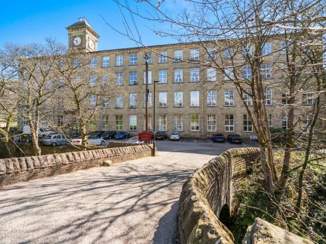 Flat for sale in Ripponden, Isle Of Man