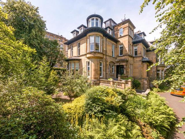 Flat for sale in Dowanhill, Scotland