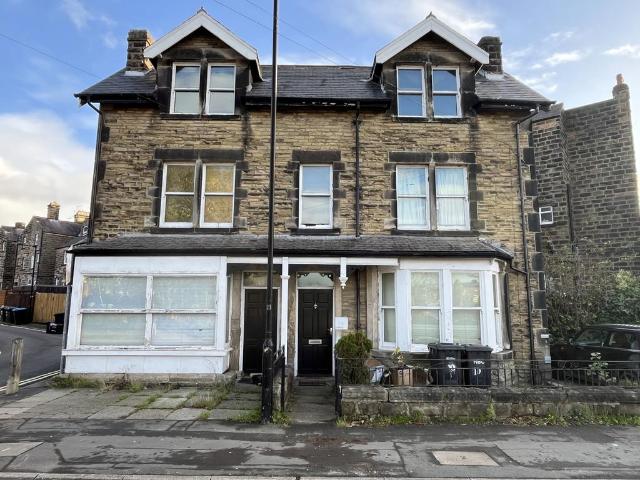 Flat for sale in High Harrogate, Harrogate