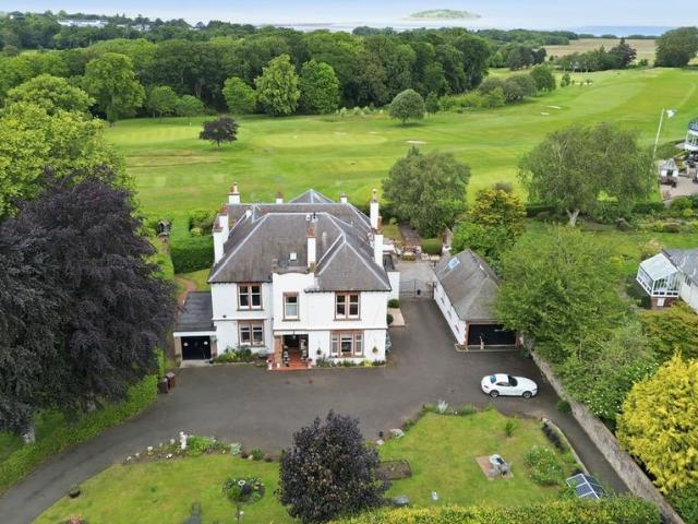 Flat for sale in Barnton, Scotland
