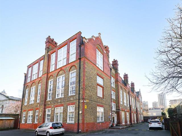 Flat for sale in St. George in the East, Wapping