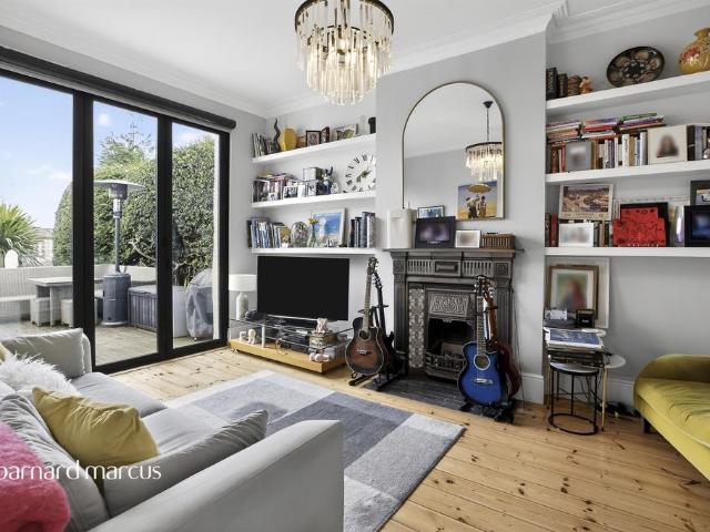 Flat for sale in Muswell Hill, Greater London