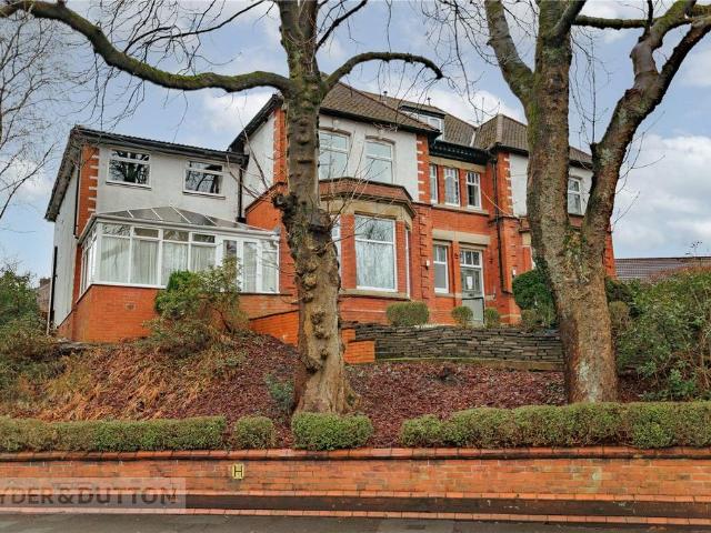 Flat for sale in Saddleworth, Pendock