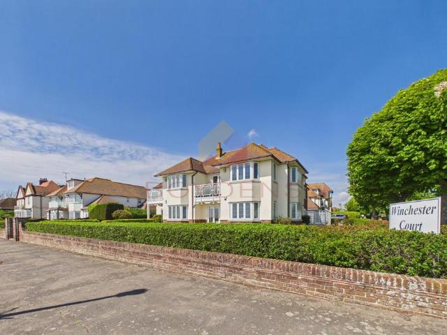 Flat for sale in Frinton and Walton, Dale Hill